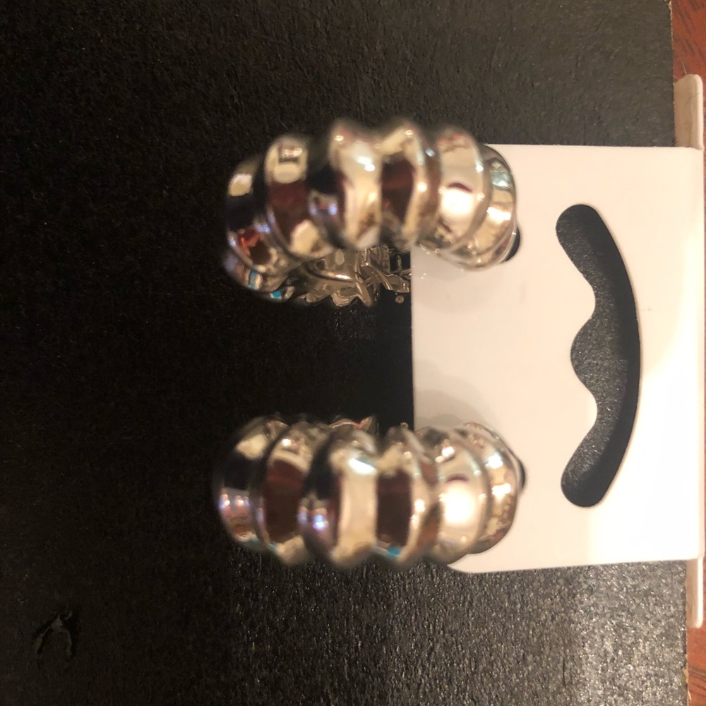 14 K white gold .